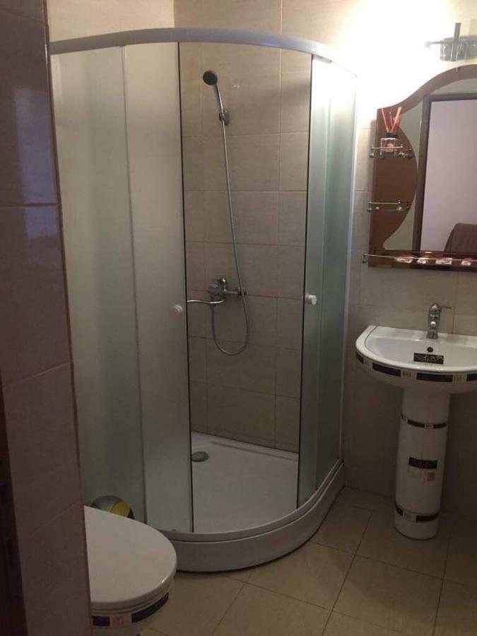 מלון Târgu Jiu Casa Onyx מראה חיצוני תמונה